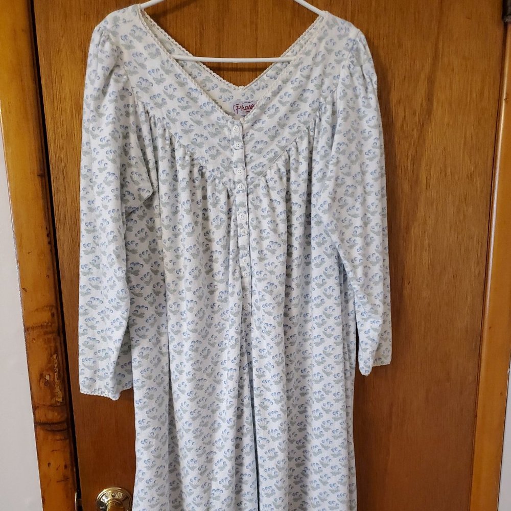 VINTAGE WOMEN'S NIGHTGOWN - FLORAL PATTERN - L